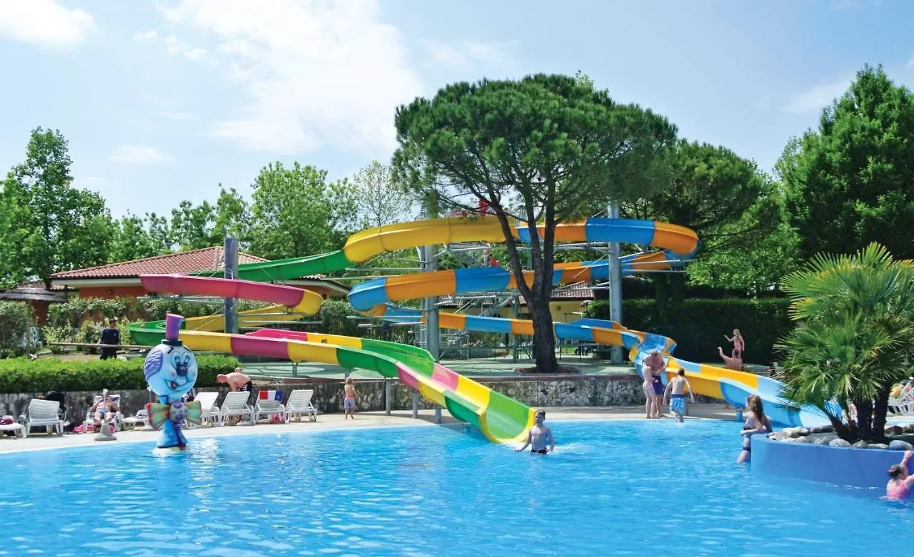 Отель Eurocamp Mobilheime Auf Camping Bella Italia Пескьера-дель-Гарда