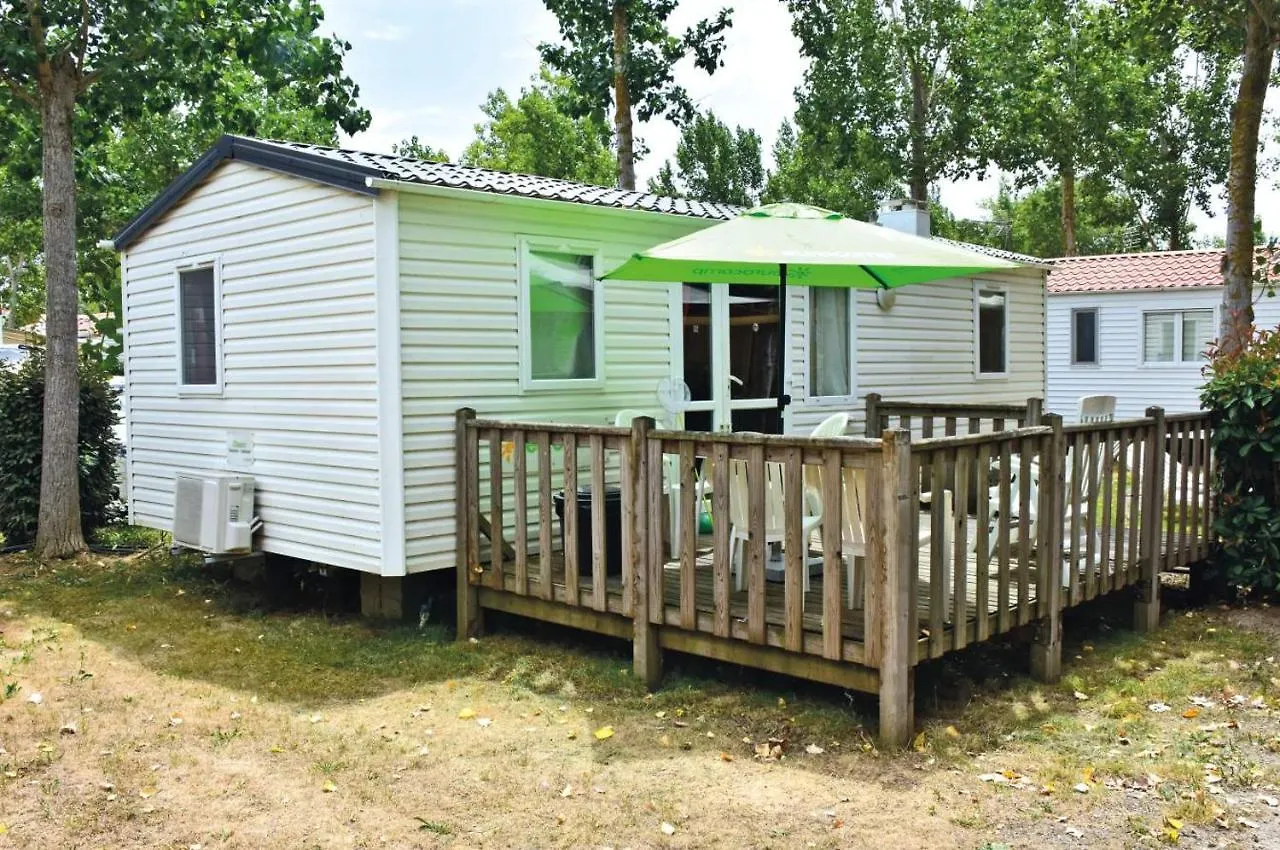 Отель Eurocamp Mobilheime Auf Camping Bella Italia Пескьера-дель-Гарда