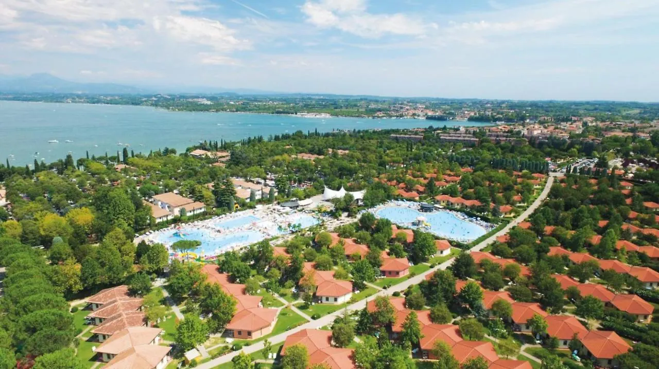 Отель Eurocamp Mobilheime Auf Camping Bella Italia Пескьера-дель-Гарда 0*,